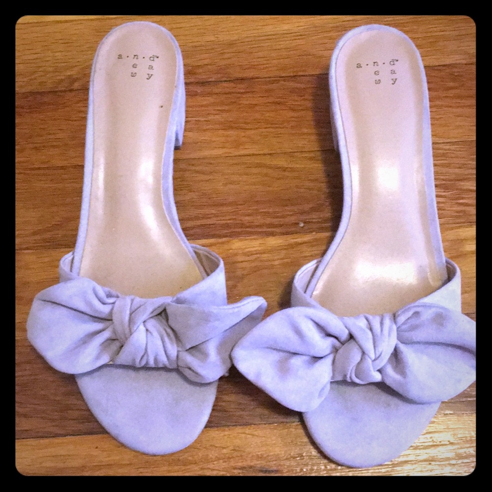 Lavender bow slides